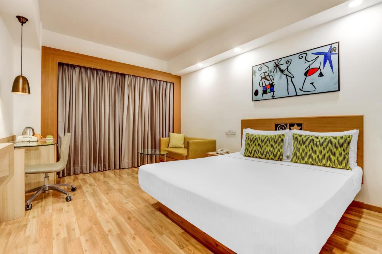Lemon Tree Hotel, Ahmedabad Exterior photo